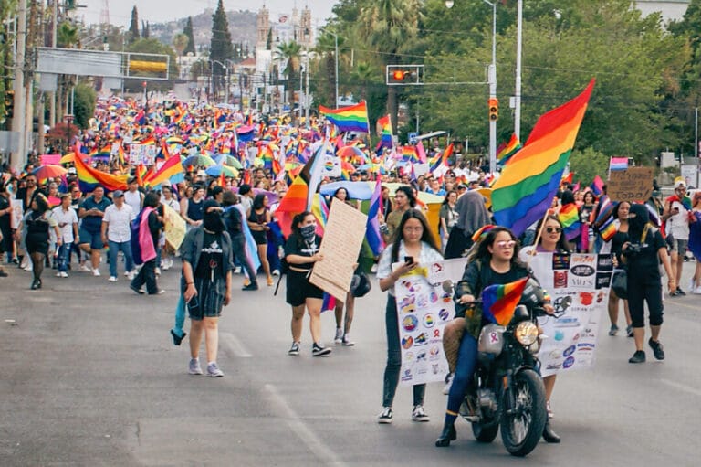Marcha del Orgullo LGBT+ 2023 de Chihuahua - Foto: Misael García
